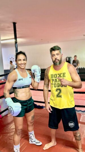 Vivianne Araújo Instagram - Mais uma luta chegando‼️🎯
E você aí, como vc se prepara para os seus desafios❓

#ufc285 #ufc #mma