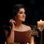 Viviya Santh Instagram - Campaign for @leosgoldanddiamonds Makeup 💄 @sruthisai_official Agency: @l4lavendermedia @impulsemodelmanagement Kalathil Lake Resort