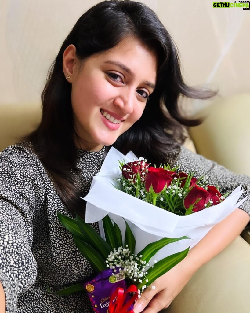 Viviya Santh Instagram - Happy Valentines Day All🥰🥰 Thankyou so much my valentine @sijil. Love you 😘