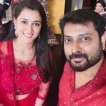 Viviya Santh Instagram - Rahul’s wedding diary 💿 📔 @swasikavj @mamtamohan @meet_miya @shaji_kailas_ @narainraam @vkprakash61 @sinu_sidharth @c_j_charles @directormohanraja @badushanm @chef_pillai @richapanai @kavya_ajit_official #rahulsweddingdiary #celebration #celebritywedding #bangaloredays Bangalore, India