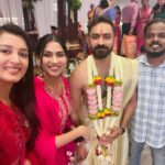 Viviya Santh Instagram - Happy Married Life Rahul 💞💞💞 @swasikavj @c_j_charles 👗: @ethereal.kochi Banglore club