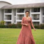 Viviya Santh Instagram - 👗: @ethereal.kochi 💄: @artistic_clan 💎: @ariabykollattjewellers RECCAA Club