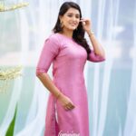 Viviya Santh Instagram - Happy womens day to all strong womens over here 😍😍❤️ There is nothing stronger than a broken woman who has rebuilt herself. Always be a first-rate version of yourself instead of a second-rate version of somebody else. 👗: @feminique_designs 📸: @shemeem_ps 💄: @my_touch_makeup_artistry 🖼: @soulful_memories_events
