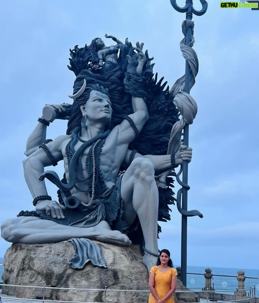 Viviya Santh Instagram - ॐ Azhimala Shiva Statue #azhimalasivastatue #azhimalabeachandcliff Azhimala Shiva Temple