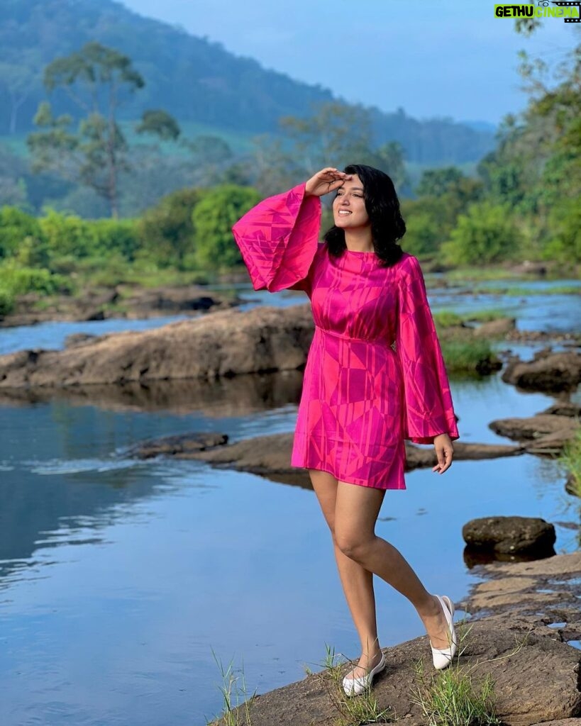 Viviya Santh Instagram - 💖💖💖 📸: @jenjo_chronicles ❤️ Athirappilly