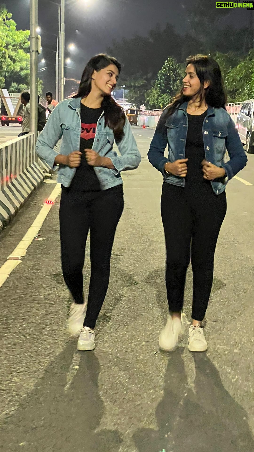 Viviya Santh Instagram - #parakkaparakka with @mahanaofficials