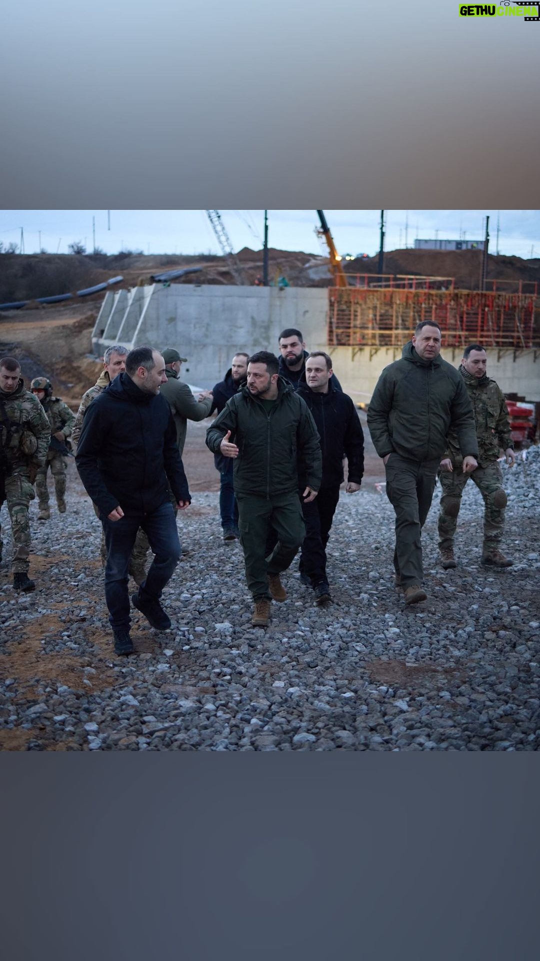 Volodymyr Zelenskyy Instagram - Кривий Ріг. Провів нараду щодо енерго- та водозабезпечення міст і сіл Дніпровщини, зокрема Нікополя, Марганця, Покрова, частини Кривого Рогу та Криворізького району. Говорили про захист критичної інфраструктури, посилення мобільних вогневих груп, ППО і РЕБ, відновлення енергопотужностей. Окрема доповідь – захист від диверсантів і колаборантів. Дякую всім, хто працює заради безпеки регіону. Дякую всім, хто відновлює нашу інфраструктуру після ударів ворога. ____ Kryvyi Rih. I held a meeting on energy and water supply to cities and villages in the Dnipropetrovsk region. In particular, Nikopol, Marhanets, Pokrov, part of Kryvyi Rih and Kryvyi Rih district. We discussed the protection of critical infrastructure. Bolstering of mobile firing groups, air defense and electronic warfare. Restoration of power capacities. A separate report was devoted to protection against saboteurs and collaborators. I thank everyone who works for the security of the region. I thank everyone who restores our infrastructure after enemy attacks.