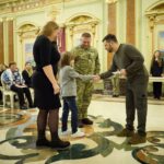 Volodymyr Zelenskyy Instagram - Сьогодні ми продовжуємо нашу нову традицію – традицію особливої поваги до українських воїнів, які відзначені званням Героя України. Орден «Золота Зірка» – це свідчення незмінної вдячності та шани до кожного українця, чия хоробрість надзвичайна і вчинки якого на полі бою заслуговують загальнонаціональної уваги. Україна завжди памʼятатиме всіх своїх Героїв. Завжди говоритиме кожному майбутньому поколінню українців і українок про те, які в нашої держави Герої. Були і будуть. Була і буде повага. 🇺🇦🇺🇦🇺🇦 —— Today, we continue our new tradition – a tradition of particular respect for Ukrainian warriors who have been honored with the title of Hero of Ukraine. The Order of the Golden Star is a testament to unaltered gratitude and honor for every Ukrainian whose bravery is extraordinary, and whose deeds on the battlefield deserve nationwide attention. Ukraine will always remember all of its Heroes. It will always speak to every future generation of Ukrainians about the Heroes our country has. About existing and future Heroes. And we respected them and will respect. 🇺🇦🇺🇦🇺🇦