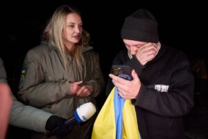 Volodymyr Zelenskyy Instagram - Ще 100 українців удома, в Україні. Нацгвардія, прикордонники, ЗСУ. Більшість – захисники Маріуполя. 

Усі – наші, усі – знову на рідній землі. Працюємо щодо кожного й кожної та не зупинимося, поки всіх не повернемо! 

Наша команда, яка займається обмінами, – дякую за потрібний країні результат!

🇺🇦🇺🇦🇺🇦
____

Another 100 Ukrainians are back home in Ukraine. National Guard, Border Guards, and Armed Forces. The majority of them are Mariupol defenders.

These are all our people, and they have returned to their homeland. We are working on bringing back every Ukrainian who is still in captivity, and we will not stop until we do.

I am grateful to our team involved in the prisoner exchanges for the result the country needs. 

🇺🇦🇺🇦🇺🇦