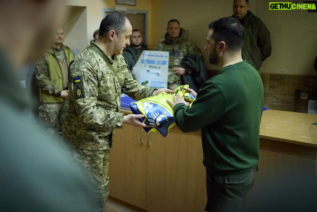 Volodymyr Zelenskyy Instagram - Два активні дні в регіонах. Запоріжжя, Дніпровщина, Кропивницький та область, Черкащина. Дякую всім, хто разом з Україною та в Україні! Кожному й кожній, хто зміцнює державу, б’ється й працює заради нашої країни, суспільства, наших людей – усіх українців. ____ Two active days in the regions. Zaporizhzhia, Dnipro, Kropyvnytskyi, and Cherkasy. I am grateful to everyone who stands with Ukraine and stays in Ukraine. I thank everyone who strengthens our nation, fights and works for our country, society, and our people—all Ukrainians.