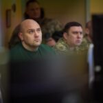 Volodymyr Zelenskyy Instagram - Повітряне командування «Схід». Обговорили захист наших міст і сіл, об’єктів критичної інфраструктури та лінії фронту з повітря. Поспілкувалися про особливості застосування західних систем ППО та підсилення завдяки майбутньому постачанню. Нагородив бойових пілотів. Наші потужні воїни, які захищають наше небо і з неба захищають Україну. Дякую за ваші влучні дії та знищення ворога. 🇺🇦🇺🇦🇺🇦 ____ The East Air Force Command. We discussed the air defense of our cities, villages, critical infrastructure, and the front line. We also talked about the peculiarities of using Western air defense systems and reinforcement through future supplies. I presented awards to combat pilots. I thank our powerful warriors who defend our skies and protect Ukraine for their precision in destroying the enemy. 🇺🇦🇺🇦🇺🇦