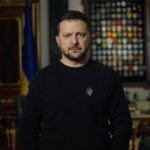 Volodymyr Zelenskyy Instagram - Вже готуємо міжнародну роботу наступних тижнів. Потрібно ще більше активності заради нашої спільної сили. Не лише України та українців, не лише Європи, а усіх тих у світі, хто прагне стабільності і цінує людське життя. Будуть відповідні формати роботи, будуть нові пакети підтримки України – готуємо деталі. І головна новина на сьогодні – новина, яку ми всі давно очікували, заради якої ми на різних рівнях місяцями працювали. Результат – в Україну прибули ще дві системи протиповітряної оборони. Всі подробиці, звичайно, не варто говорити публічно. Але системи – які збивають усе. Будемо захищати регіони. Поки систем ще недостатньо для повного захисту України, але працюємо заради цього щодня. Я вдячний усім, хто допомагає Україні! Вдячний усім, хто зміцнює Україну! Я вдячний кожному й кожній, хто бʼється і працює заради того, щоб Україна перемогла! Слава Україні!