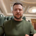 Volodymyr Zelenskyy Instagram – Щоночі, щодня – чергові російські терористичні атаки: ракети і дрони. Значну частину ми збиваємо. Поки що є і багато влучань. Але вже 31 січня. Принципово інша, ніж минулою зимою, енергетична ситуація. Систему збережено. Забезпечуємо українців енергією. Забезпечуємо та постійно посилюємо захист енергетичних обʼєктів. 

Зміцнюємо наш повітряний щит. Ще треба багато пройти цією зимою, і російські терористичні атаки ще будуть, і росіяни будуть намагатися зламати наш захист. Усвідомлюємо загрозу. І дякуємо кожному, хто захищає державу, хто щоночі й щодня на бойових чергуваннях. Українські Повітряні сили, усі наші зенітники, мобільні вогневі групи, кожен розрахунок ППО і кожен воїн у Силах оборони.

Я дякую всім, хто воює та працює заради держави, усім, хто допомагає і хто додає свої інтереси у єдність з усіма іншими в Україні. Успішний захист держави – це завжди загальна справа. І українці вміють долати складнощі. Усе подолаємо, як вже багато подолали. Завдяки усвідомленню спільних інтересів – державних інтересів. 

Я дякую всім, хто в Україні та з Україною, хто вірить, бʼється та здобуває результат для нашого народу!
Слава Україні!