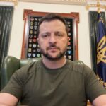 Volodymyr Zelenskyy Instagram - Хочу відзначити результати комунікації з партнерами щодо російських активів: за цей місяць ми наблизилися до рішення, якого потребуємо, яке буде справедливим. Усі російські активи – активи самої держави-терориста та повʼязаних з нею осіб, – які є в різних юрисдикціях та заморожені, мають працювати для захисту від російської ж агресії. Вони мають бути конфісковані. І ми робимо все, щоб це рішення було змістовно підготовлено найближчим часом. Дякую кожному й кожній, хто допомагає нам просувати цей механізм відновлення справедливості. І звичайно, санкції. Потрібен новий санкційний пакет Євросоюзу, і ми готуємо його. А також готуємо нові кроки, щоб обмежити російську здатність обходити санкції. Кожен прояв тиску на Росію – це наближення миру. Кожен прояв допомоги Україні – це захист життя. Я вдячний усім, хто з Україною! Дякую всім, хто бʼється, працює заради нашої держави, нашої незалежності, наших людей! Слава Україні!