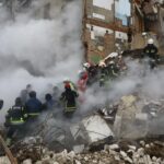 Volodymyr Zelenskyy Instagram - Триває рятувальна операція після чергової російської атаки проти наших міст і людей – свідомого терору проти звичайних житлових будинків у Києві, Харкові, Павлограді. На жаль, є постраждалі та загиблі. Станом на зараз відомо про 22 людини, які постраждали внаслідок ворожого обстрілу Києва. У Харкові через атаку терористів, за попередніми даними, загинули п’ятеро людей, 51 людина, зокрема чотири дитини, отримала поранення. З-під завалів врятовано 27 людей. У Павлограді російський терор забрав життя однієї людини. Мої співчуття всім рідним і близьким. Наші героїчні рятувальники, ті, хто завжди першими прибувають на місця ворожих обстрілів, попри всі складнощі, продовжують свою дуже важливу роботу заради порятунку людей. Дякую всім нашим захисникам і захисницям, працівникам і працівницям усіх екстрених служб, усім тим, чиє серце просто відчуває, що треба дбати про інших, треба допомагати іншим, коли від цього залежить життя. ____ The rescue operation continues in the wake of another Russian attack against our cities and people. A deliberate act of terror against ordinary apartment buildings in Kyiv, Kharkiv, and Pavlohrad. Unfortunately, there are injured and dead. As of now, 22 people were reported injured as a result of the enemy shelling of Kyiv. In Kharkiv, according to preliminary data, 5 people were killed in the terrorist attack, 51 people, including 4 children, were injured. 27 people were rescued from under the rubble. In Pavlohrad, Russian terror killed one person. My condolences to all the families and friends. Our heroic rescuers, those who are always the first to arrive at the scene of enemy shelling, continue their extremely important work to save people despite all the difficulties. I am grateful to all our defenders, to the employees of all emergency services, to all those whose hearts simply feel that you need to take care and help others when lives are at stake.