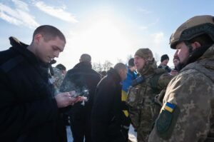 Volodymyr Zelenskyy Instagram - Наші – вдома. 207 хлопців.
Повертаємо попри все.
Пам’ятаємо про кожного й кожну в полоні.
Воїни та цивільні. Маємо повернути всіх.
Працюємо над цим.
Зараз – чергова класна робота команди України. Буданов, Єрмак, Усов, Малюк, Клименко – молодці!
🇺🇦🇺🇦🇺🇦
____

Our people are back. 207 of them. 
We return them home no matter what.
We remember each Ukrainian in captivity. 
Both warriors and civilians. We must bring all of them back. 
We are working on it.
The Ukrainian team has done another excellent job. Budanov, Yermak, Usov, Maliuk, and Klymenko. Well done!
🇺🇦🇺🇦🇺🇦
