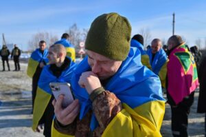 Volodymyr Zelenskyy Instagram - Наші – вдома. 207 хлопців.
Повертаємо попри все.
Пам’ятаємо про кожного й кожну в полоні.
Воїни та цивільні. Маємо повернути всіх.
Працюємо над цим.
Зараз – чергова класна робота команди України. Буданов, Єрмак, Усов, Малюк, Клименко – молодці!
🇺🇦🇺🇦🇺🇦
____

Our people are back. 207 of them. 
We return them home no matter what.
We remember each Ukrainian in captivity. 
Both warriors and civilians. We must bring all of them back. 
We are working on it.
The Ukrainian team has done another excellent job. Budanov, Yermak, Usov, Maliuk, and Klymenko. Well done!
🇺🇦🇺🇦🇺🇦