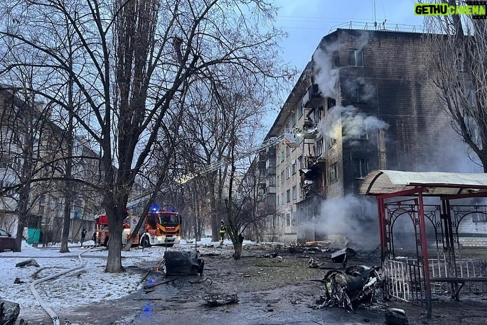 Volodymyr Zelenskyy Instagram - Триває рятувальна операція після чергової російської атаки проти наших міст і людей – свідомого терору проти звичайних житлових будинків у Києві, Харкові, Павлограді. На жаль, є постраждалі та загиблі. Станом на зараз відомо про 22 людини, які постраждали внаслідок ворожого обстрілу Києва. У Харкові через атаку терористів, за попередніми даними, загинули п’ятеро людей, 51 людина, зокрема чотири дитини, отримала поранення. З-під завалів врятовано 27 людей. У Павлограді російський терор забрав життя однієї людини. Мої співчуття всім рідним і близьким. Наші героїчні рятувальники, ті, хто завжди першими прибувають на місця ворожих обстрілів, попри всі складнощі, продовжують свою дуже важливу роботу заради порятунку людей. Дякую всім нашим захисникам і захисницям, працівникам і працівницям усіх екстрених служб, усім тим, чиє серце просто відчуває, що треба дбати про інших, треба допомагати іншим, коли від цього залежить життя. ____ The rescue operation continues in the wake of another Russian attack against our cities and people. A deliberate act of terror against ordinary apartment buildings in Kyiv, Kharkiv, and Pavlohrad. Unfortunately, there are injured and dead. As of now, 22 people were reported injured as a result of the enemy shelling of Kyiv. In Kharkiv, according to preliminary data, 5 people were killed in the terrorist attack, 51 people, including 4 children, were injured. 27 people were rescued from under the rubble. In Pavlohrad, Russian terror killed one person. My condolences to all the families and friends. Our heroic rescuers, those who are always the first to arrive at the scene of enemy shelling, continue their extremely important work to save people despite all the difficulties. I am grateful to all our defenders, to the employees of all emergency services, to all those whose hearts simply feel that you need to take care and help others when lives are at stake.