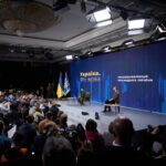 Volodymyr Zelenskyy Instagram - Немає альтернативи в України й українців, ніж вибороти собі безпеку. Вона повинна бути гарантованою і нами – внутрішньою безпекою, нашою сильною армією, допоки ми не в НАТО, і також гарантіями безпеки від наших партнерів. Дякую кожному й кожній, хто щодня докладає зусиль заради нашої перемоги! 🇺🇦🇺🇦🇺🇦 Частина 2. ____ Ukraine and Ukrainians have no choice but to win their own security. It must be guaranteed by both ourselves, our domestic security, and a strong army, as long as we are not yet a member of NATO, as well as partner security commitments. I thank everyone who contributes to our victory on a daily basis! 🇺🇦🇺🇦🇺🇦 Part 2.