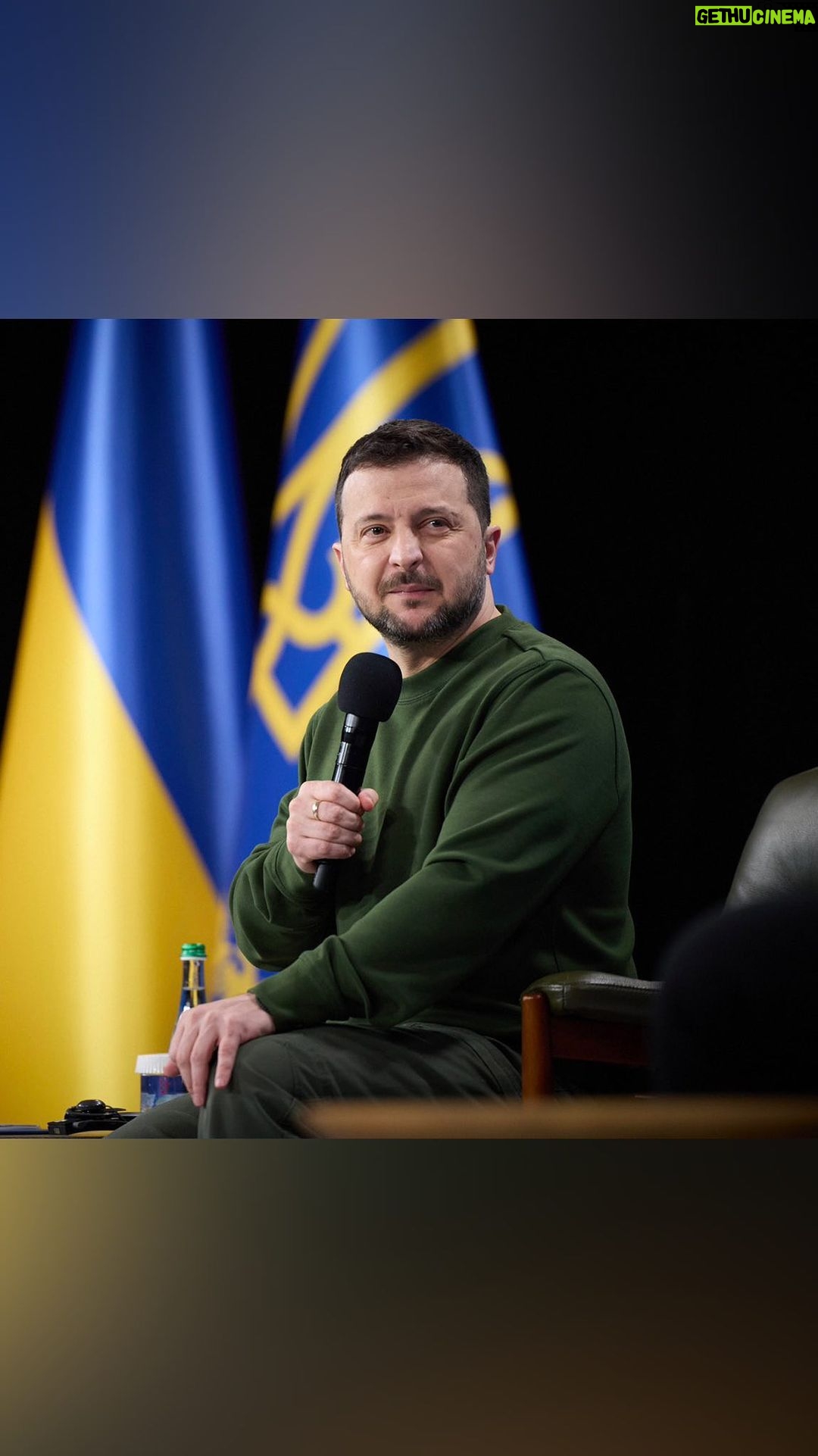 Volodymyr Zelenskyy Instagram - Пресконференція за підсумками форуму «Україна. Рік 2024». Говорили про зброю, саміт миру, безпекові гарантії, підтримку США та Європи, наших воїнів та потреби на фронті. Про те, чому важливо кожному з нас залишатися стійкими і щодня працювати заради спільного результату. Частина 1. ____ Press conference after the «Ukraine. 2024» forum. We talked about weapons, the peace summit, security commitments, US and European support, our warriors, and frontline needs. About why it is important for all of us to remain resilient and work together every day to achieve shared goals. Part 1.