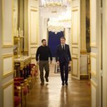 Volodymyr Zelenskyy Instagram - У Парижі разом із Президентом Еммануелем Макроном @emmanuelmacron підписали Угоду про співробітництво у сфері безпеки між Україною та Францією. Цей документ підтверджує непохитну підтримку Франції. У 2024 році Франція надасть 3 млрд євро військової допомоги та продовжуватиме надавати підтримку Україні впродовж 10 років дії цієї угоди. Ми закріплюємо основні безпекові зобов’язання, надані Україні Францією, та визначаємо пріоритетність безпекової співпраці у військовій, політичній, фінансовій і гуманітарній сферах. Я дякую уряду та всьому народу Франції за вагому підтримку України, за те, що ви на боці свободи! 🇺🇦🇫🇷 ____ In Paris, President Emmanuel Macron @emmanuelmacron and I signed an agreement on security cooperation between Ukraine and France. This document confirms France’s unwavering support. France will provide €3 billion in military assistance to Ukraine in 2024, and will continue to support our country for the next ten years. The agreement enshrines France’s key security commitments to Ukraine and prioritizes security cooperation in the military, political, financial, and humanitarian spheres. I thank the French government and people for their significant support for Ukraine and for standing up for freedom. 🇺🇦🇫🇷