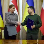 Volodymyr Zelenskyy Instagram - Сьогодні ми з Прем’єр-міністеркою Метте Фредеріксен підписали Угоду про співробітництво у сфері безпеки та довгострокову підтримку між Данією та Україною. Сильний документ, який підтверджує непохитну підтримку Данією нашого народу. Зокрема, на суму щонайменше 1,8 млрд євро в поточному році. Данія також підтримуватиме зусилля із забезпечення цілісного потенціалу F-16 через авіаційну коаліцію: надання винищувачів, боєприпасів, тренажерів, навчання, обслуговування. Продовжуємо роботу над новою архітектурою безпеки для нашої держави. Дякуємо Данії за солідарність з нашим народом. Дякуємо за допомогу! 🇺🇦🇩🇰 —— Today, Prime Minister Mette Frederiksen @mette and I signed an agreement on security cooperation and long-term support between Denmark and Ukraine. This is a strong document, which confirms Denmark's unwavering support for our people. It includes at least €1.8 billion in assistance for this year. Denmark will also support efforts in securing a holistic F-16 capacity through the Air Force Capability Coalition by providing fighter jets, ammunition, simulators, training, and maintenance. We continue to work on a new security architecture for our country. We thank Denmark for its solidarity with our people. Thank you for your help! 🇺🇦🇩🇰