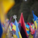 Volodymyr Zelenskyy Instagram - У Львові на Марсовому полі Личаківського кладовища разом із Прем’єр-міністеркою Данії Метте Фредеріксен вшанували пам’ять загиблих захисників України. Ми ніколи не забудемо героїв, які захищали нашу незалежність, свободу та майбутнє. Вічна слава всім, хто віддав своє життя за Україну! —— In Lviv, at the Field of Mars at the Lychakiv Cemetery, Prime Minister of Denmark Mette Frederiksen @mette and I paid tribute to the fallen defenders of Ukraine. We will never forget the heroes who defended our independence, freedom and future. Eternal glory to all who gave their lives for Ukraine!