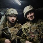 Volodymyr Zelenskyy Instagram - Кожен день нашої боротьби – це витримка й сила наших воїнів, які щоденно, стримуючи атаки ворога, виборюють життя України. Бійці 81-ї окремої аеромобільної Слобожанської бригади з початком повномасштабного вторгнення захищають Україну у складі оперативно-тактичного угруповання «Лиман» та оперативно-стратегічного угруповання «Хортиця». Хоробро захищають і результативно! Дякую захисникам і захисницям, що бережете Україну та додаєте сили нашій державі. Дякую за вашу міцність. 🇺🇦🇺🇦🇺🇦 #ШеврониГероїв ____ Every day of our struggle is a testament to our warriors‘ endurance and strength, as they fight for Ukraine’s life and repel enemy attacks on a daily basis. Since the beginning of the full-scale invasion, the servicemen of the 81st Slobozhanska Airmobile Brigade have bravely and effectively defended Ukraine as part of the «Lyman» operational tactical grouping and the «Khortytsia» operational strategic grouping. I thank our defenders for protecting Ukraine and strengthening our country. I thank them for their fortitude. 🇺🇦🇺🇦🇺🇦 #ChevronsOfHeroes