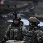 Volodymyr Zelenskyy Instagram - Кожен день нашої боротьби – це витримка й сила наших воїнів, які щоденно, стримуючи атаки ворога, виборюють життя України. Бійці 81-ї окремої аеромобільної Слобожанської бригади з початком повномасштабного вторгнення захищають Україну у складі оперативно-тактичного угруповання «Лиман» та оперативно-стратегічного угруповання «Хортиця». Хоробро захищають і результативно! Дякую захисникам і захисницям, що бережете Україну та додаєте сили нашій державі. Дякую за вашу міцність. 🇺🇦🇺🇦🇺🇦 #ШеврониГероїв ____ Every day of our struggle is a testament to our warriors‘ endurance and strength, as they fight for Ukraine’s life and repel enemy attacks on a daily basis. Since the beginning of the full-scale invasion, the servicemen of the 81st Slobozhanska Airmobile Brigade have bravely and effectively defended Ukraine as part of the «Lyman» operational tactical grouping and the «Khortytsia» operational strategic grouping. I thank our defenders for protecting Ukraine and strengthening our country. I thank them for their fortitude. 🇺🇦🇺🇦🇺🇦 #ChevronsOfHeroes