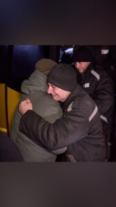 Volodymyr Zelenskyy Instagram - Україна повертає своїх і робитиме все, щоб обміни продовжувались, щоб наші люди поверталися додому. Дякую всім, хто нам у цьому допомагає, хто дає цей результат! —— Ukraine returns its people and will make every effort to continue prisoner exchanges. So that our people can come back home. I thank everyone who assists us in this and ensures this outcome.