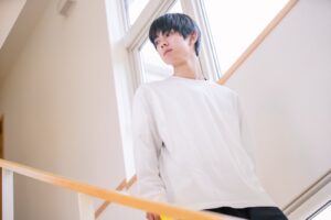 Waku Kyoten Instagram - 恋愛ドラマな恋がしたい　2話
ご覧いただけましたか？

ペア決め、まさかの展開でした😅

ちなみに2枚目の写真のポーズはドラ恋ポーズらしいです。僕だけできてないけど...笑

来週もお楽しみに！

＠dorakoi_abema_official

#恋愛ドラマな恋がしたい
#ドラ恋
