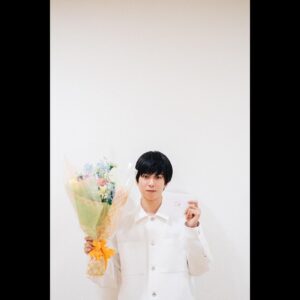 Waku Kyoten Instagram - 恋愛ドラマな恋がしたい
最終話
ご視聴いただきありがとうございました！
メンバーの1人ひとりの物語がこの最終回に詰まっていたように思います。

この作品に携わることができて、本当に良かったです。
役者としても、人としても、大きく成長することができたと思います。
最高のメンバーとスタッフの方、そして視聴者の方、作品。全ての出逢い、そしてここで得た全ての経験が自分にとっては宝物です。
これからは役者として、1人の男として、さらに上に。もっともっと上に。成長できるよう頑張ります。
まだまだ未熟者ですが、これからも応援して頂けたら嬉しいです。
3ヶ月間ありがとうございました！

プレミアムでドラ恋はもう少し続くそうです🔥
何が放送されるんだろう...楽しみですね。
良かったら登録してみてください！一緒に楽しましょう😊

@dorakoi_abema_official

#恋愛ドラマな恋がしたい
#ドラ恋