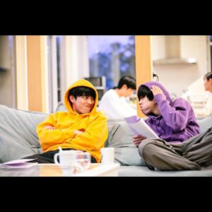 Waku Kyoten Instagram - 恋愛ドラマな恋がしたい　
本日23時から、第11話です。

主演を勝ち獲ったのは...!!!

写真は男子メンバーそれぞれとの2ショットです。
同棲ハウス帰りの佳介くんと、まさかの服装がかぶってしまいました。
たまたまです。笑

ぜひリアルタイムでよろしくお願いします🔥

@dorakoi_abema_official

#恋愛ドラマな恋がしたい
#ドラ恋