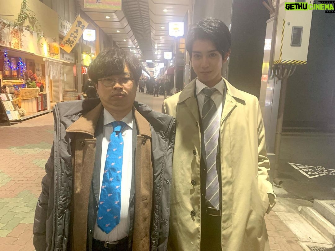 Waku Kyoten - 5.1K Likes - 東海テレビ・フジテレビ
土ドラ「おいハンサム!!」
本日最終話です。
撮影合間に、大森役の浜野さんとオフショット撮っていただきました!
伊藤家3姉妹の結末はどうなるのか!?
そして山下は果たして成長しているのか!!!?
今夜23時40分〜です!!
最後までよろしくお願いします🍢
#おいハンサム