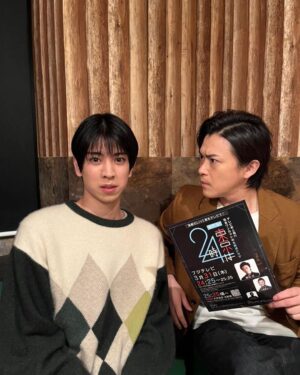 Waku Kyoten Instagram - 生ドラマまで、、、あと4時間切りました！！
緊、、緊張しておりますが、楽しんで、精一杯演じきりたいと思います！

ぜひぜひテレビの前で！生で観て頂けると嬉しいです！

24時25分から生放送です！
また25時30分頃からFODにて共演者の皆さんと大反省会が生配信されます！！

写真は事務所の先輩の勝地さんと😊

#東京は24時
#勝地涼さん
#生ドラマ
#生放送
#ワンカットドラマ