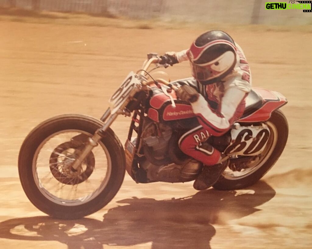 Wayne Rainey Instagram - Peoria TT ‘81 HD XR750 #motoamerica #motorcycle #motorcycling #motorcyclist #americanflattrack