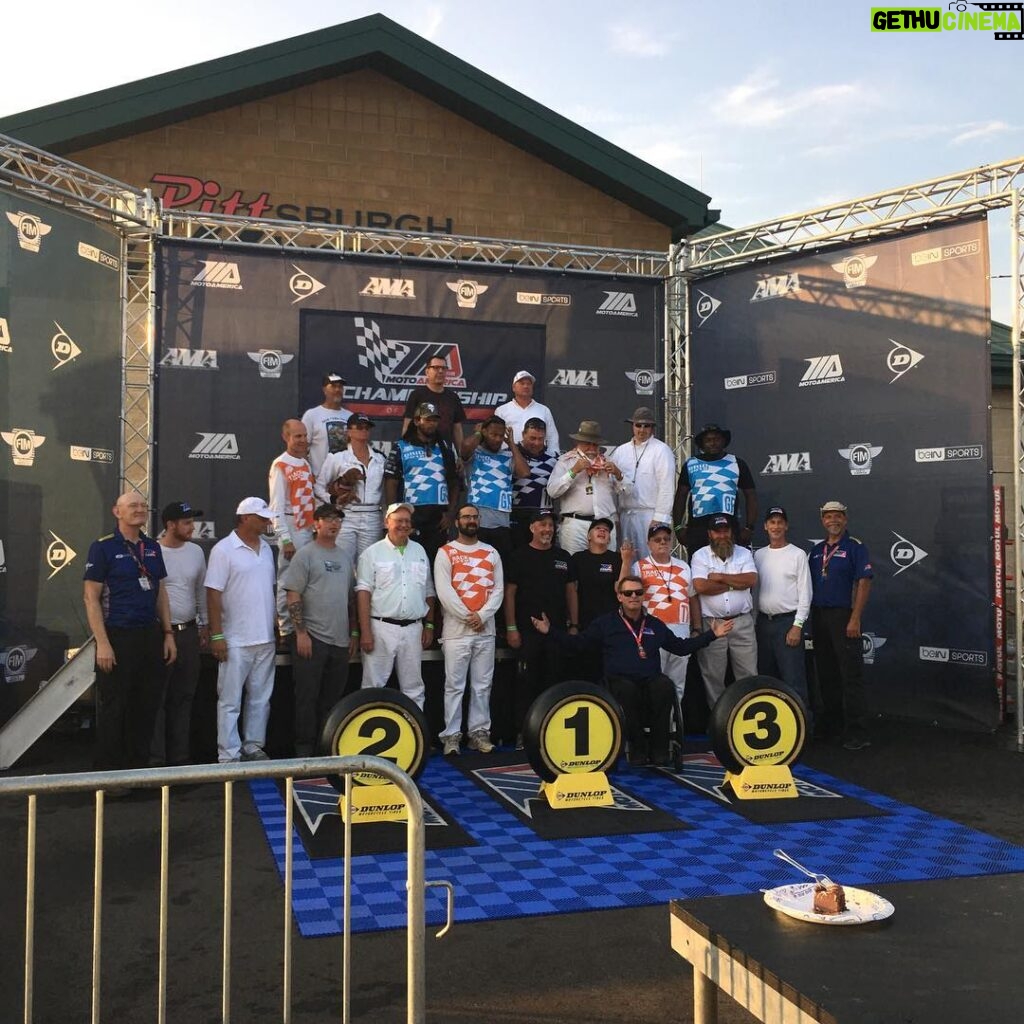 Wayne Rainey Instagram - Volunteers! Thank you #motoamerica Pittsburgh International Race Complex