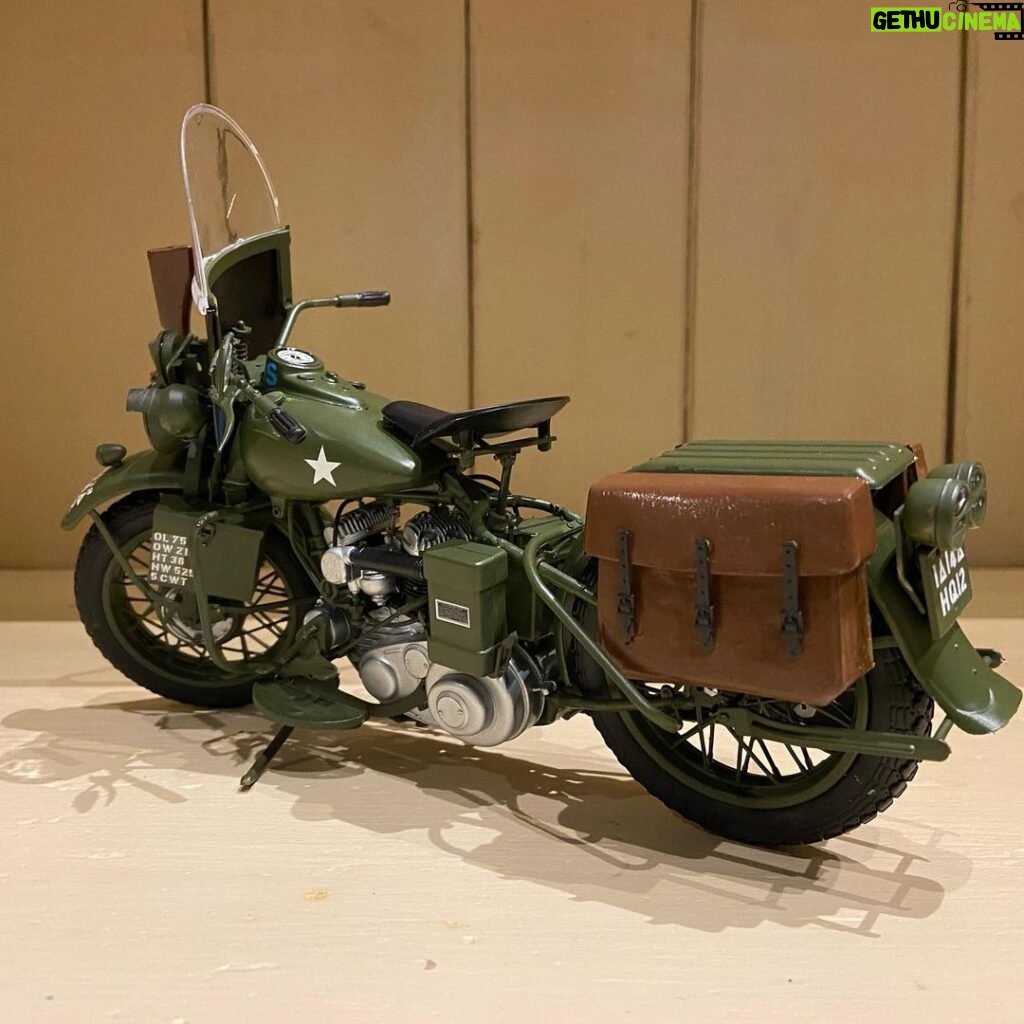 Wayne Rainey Instagram - My friend has this Harley-Davidson 42WLA motorcycle from WW2 and now I have one😆