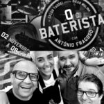 Welder Rodrigues Instagram - Espetáculo @obateristateatro do meu chapa @antoniofragosoficial , quartas e quintas, até 08 de dezembro no @teatrodosquatro, vai lá! 🥁 Teatro dos 4