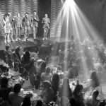 Welder Rodrigues Instagram - Sessão de #TELAPLANA em Brasília 🤍 terça que vem tem mais no @clubedochoro. Final de semana tem #hermanoteunaterradegodah em Fortaleza no @teatroriomarfortaleza até lá!🙃 Clube do Choro de Brasília