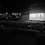 Welder Rodrigues Instagram - Cine Brasília lotado para assistir a versão restaurada em 4K de Deus e o Diabo na Terra do Sol, de Glauber Rocha. #diadocinemabrasileiro #vivaocinemanacional