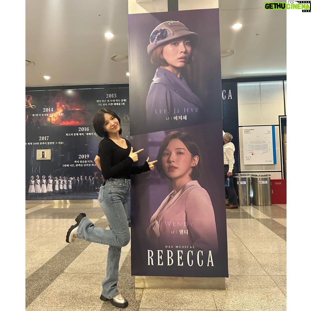 Wendy Instagram - 레베카 첫공!! 23/08/23 너무 좋은 사람들과 함께한 잊지 못할 하루🩵 저의 첫공을 보러와준 우리 러비들도 고맙구🩵 앞으로도 좋은 모습 보여주는 웬디가 되도록 하겠습니다🙏