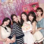 Wendy Instagram - ✨9th Anniversary✨ 9주년 너무 고마워요 러비들 그리구 우리 멤버들!! 사랑행🩵 우리 항상 건강하구 행복하자~