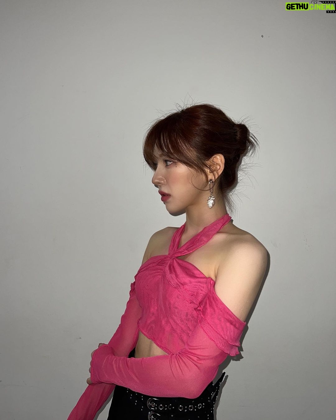 Wendy Instagram - 러비들이 있어서 ✨Birthday✨ 활동도 즐겁게 시작 할 수 있었어요~ 고마워💕