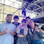 Wendy Instagram - 나의 첫 페스티벌 SLSL🤍 우리 키보드 & 밴드 마스터 Klozer님💕 (@producer_klozer) 기타에 정원준님💕 (@juuuuuuuuun) 베이스에 김성수님💕 (@musician_kss) 드럼에 김수준님💕 (@_rummer_d) 너무 행복했구 감사드립니당🙏🤍 최고에요🤍 비 오는 날에도 불구하고 보러 와준 우리 러비들도 너무 고맙구 감기 조심해요!!💙 사랑해ㅐㅐㅐ🥹