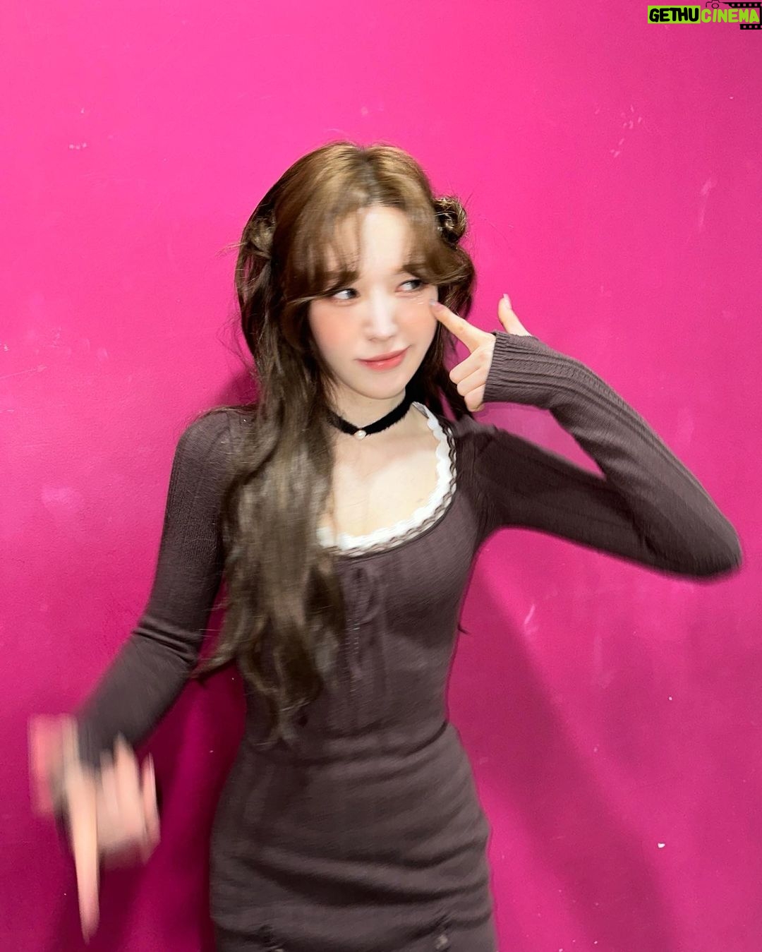 Wendy Instagram - Chill Killπ μμ€μμλ κ³ λ§μ λ¬λΉλ€π©΅ μμμ리λ μ§± ν¬κ΅¬! λͺ© μκ»΄μ΄!!π