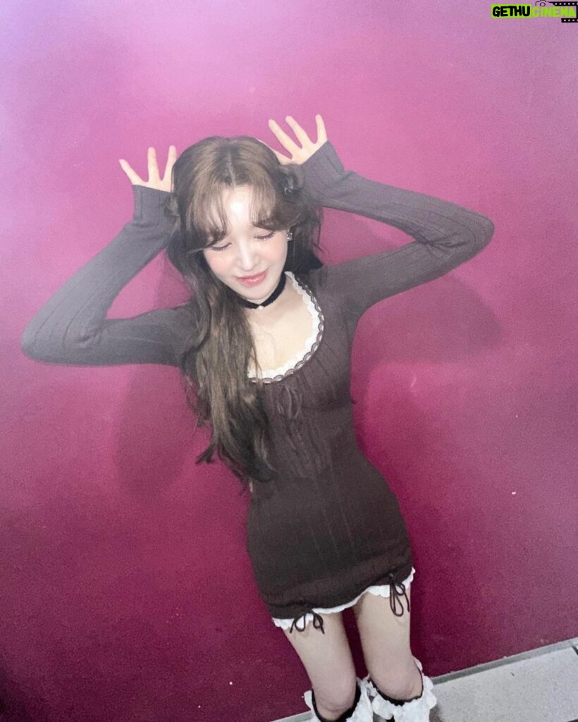 Wendy Instagram - Chill Kill💖 음중에서도 고마워 러비들🩵 응원소리도 짱 크구! 목 아껴어!!🙏