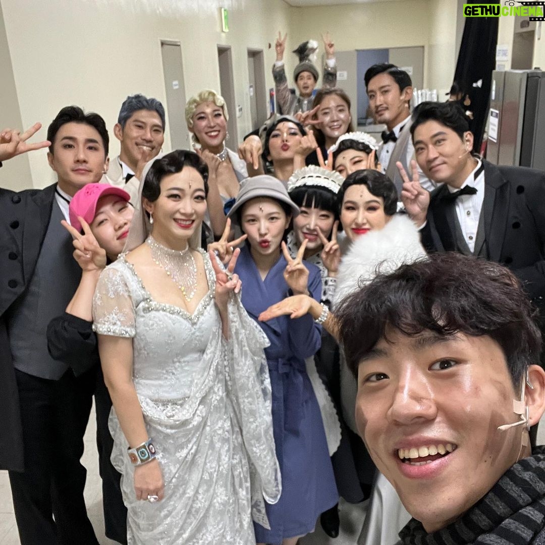 Wendy Instagram - 레베카 첫공!! 23/08/23 너무 좋은 사람들과 함께한 잊지 못할 하루🩵 저의 첫공을 보러와준 우리 러비들도 고맙구🩵 앞으로도 좋은 모습 보여주는 웬디가 되도록 하겠습니다🙏