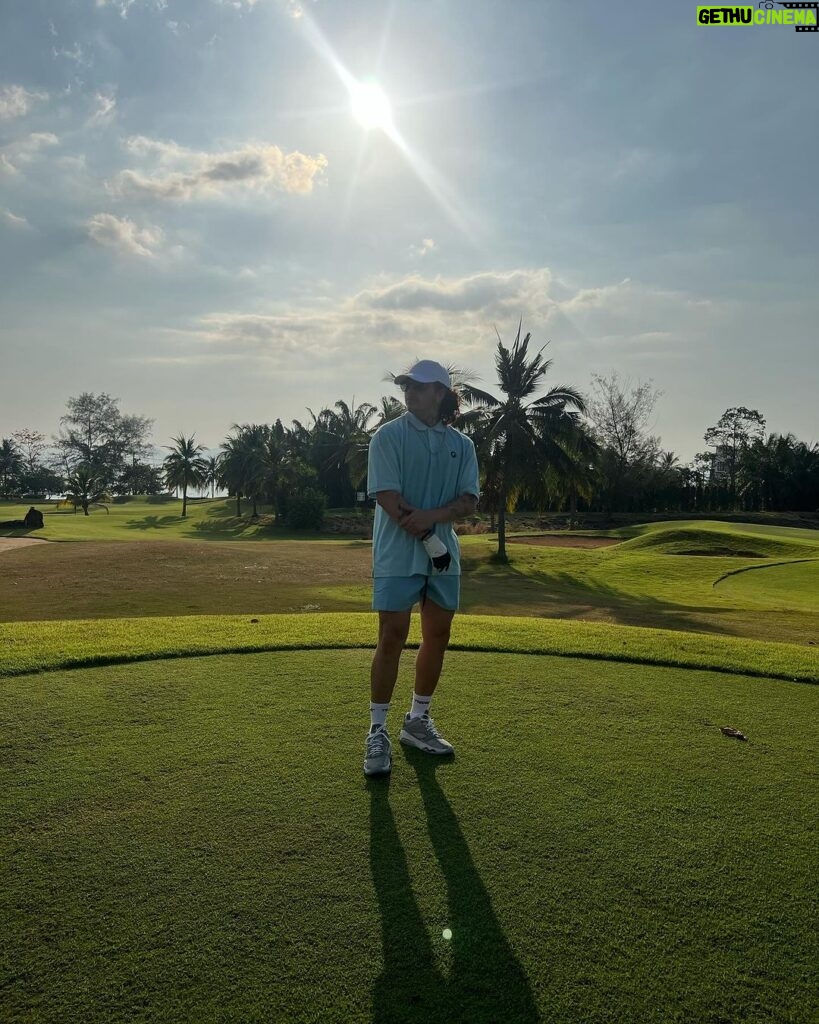 Whindersson Nunes Instagram - Jeredy foi ao golfe ⛳️ @sofitelkrabiphokeethra 🥰 Sofitel Krabi Phokeethra Golf and Spa Resort