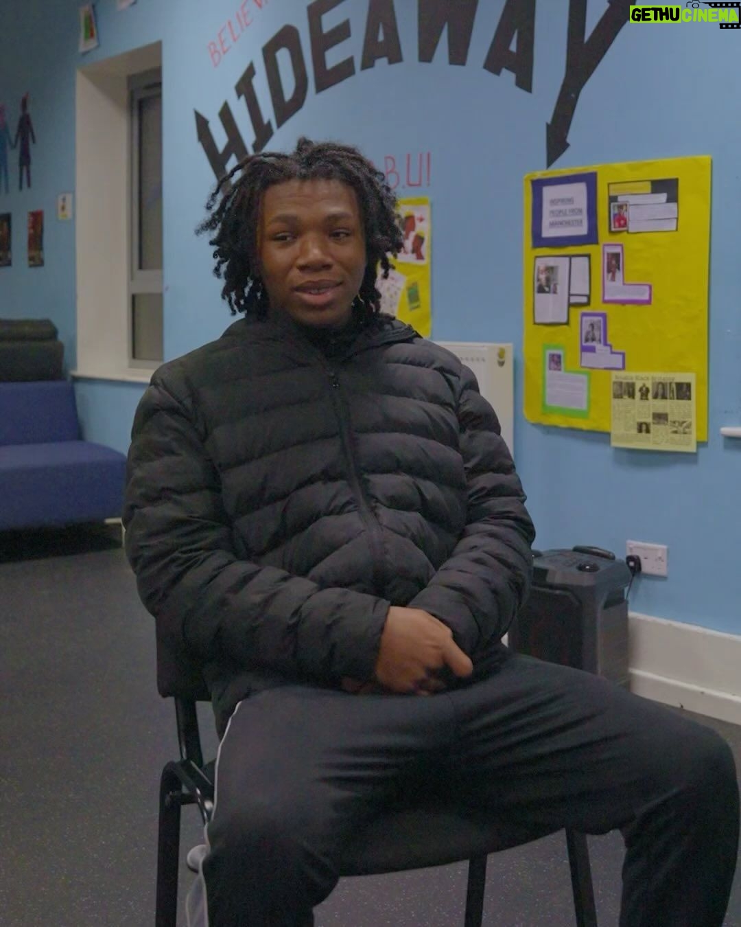 William, Prince of Wales Instagram - Proud to work with the Manchester Peace Together Alliance to improve opportunities and outcomes for young people. The three year commitment between The Royal Foundation and The Mayor of Greater Manchester brings the private sector on board for the first time, helping reduce youth violence and providing the first dedicated employment, skills and training programme for young people at risk of violence. While ‘Keeping It Real 24/7’ and hubs just like it are doing so much to support the people of Moss Side in Manchester 🐝 Moss Side, Manchester